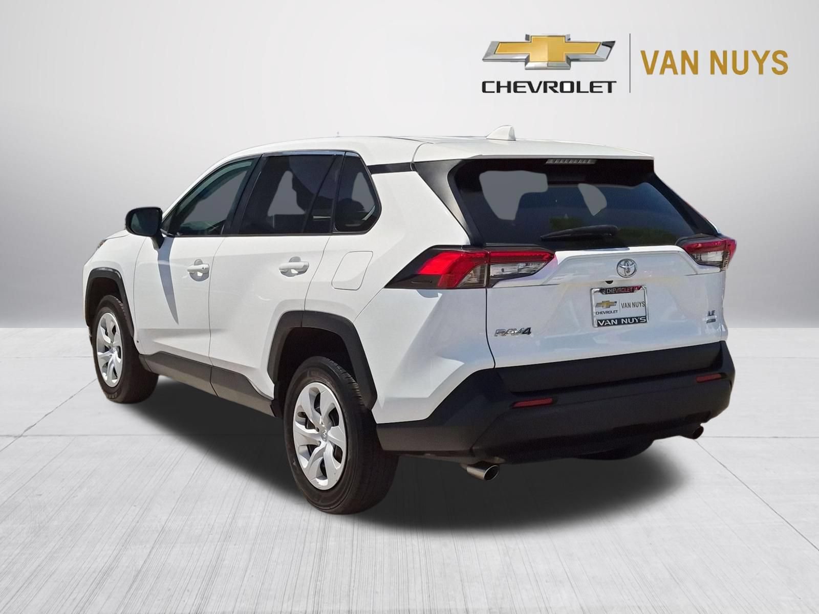 Used 2024 Toyota RAV4 LE AWD/4WD image 7