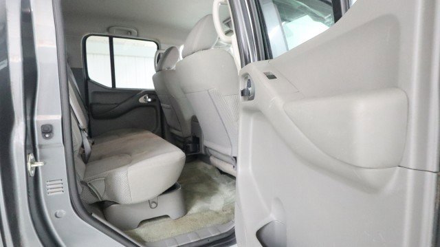 Used 2017 Nissan Frontier SV w/ SV Value Truck Package image 11