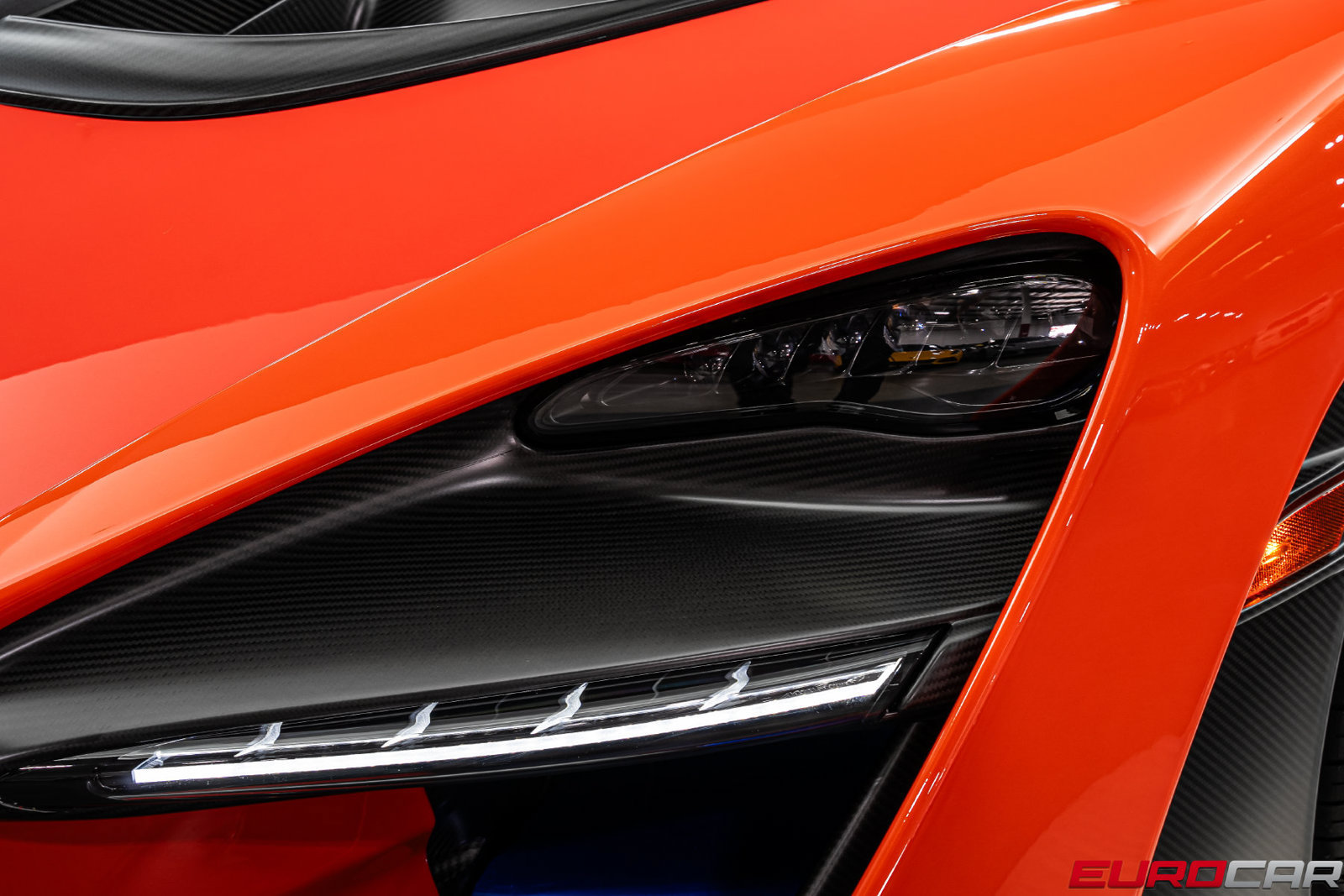 Used 2019 McLaren Senna RWD image 16