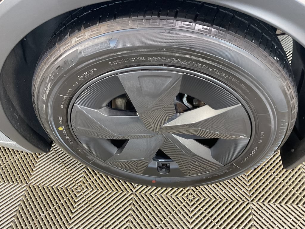 Used 2024 Toyota Prius Prime FWD image 6