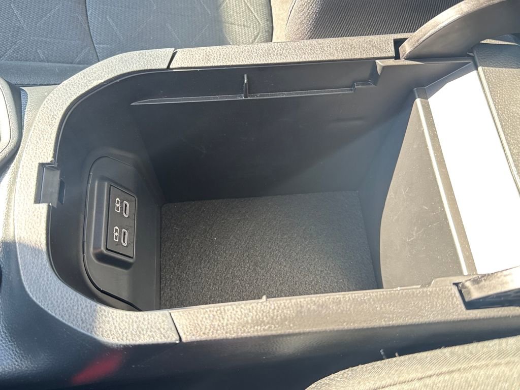 Used 2025 Toyota RAV4 XLE image 26