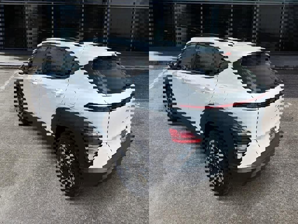 Used 2025 Hyundai Kona SEL image 5