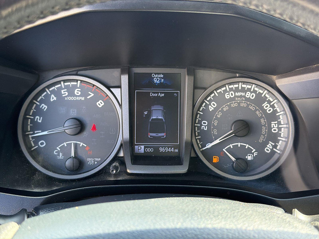 Used 2017 Toyota Tacoma TRD Sport AWD/4WD image 10