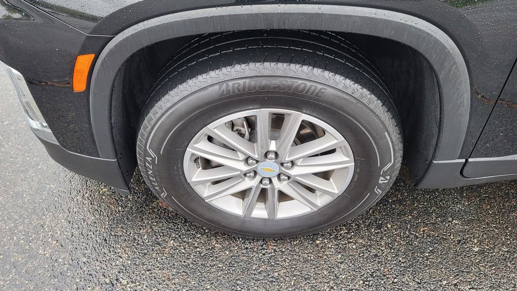 Used 2023 Chevrolet Traverse LT image 6