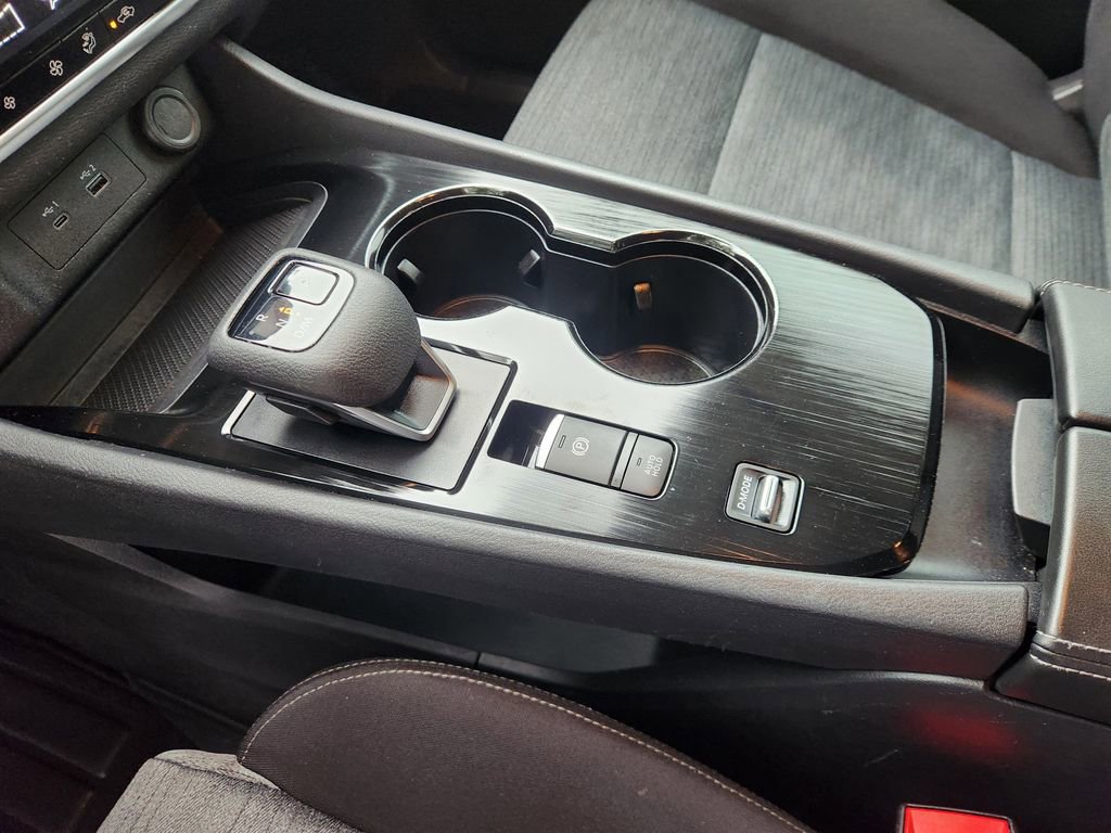 Used 2023 Nissan Rogue SV FWD image 19
