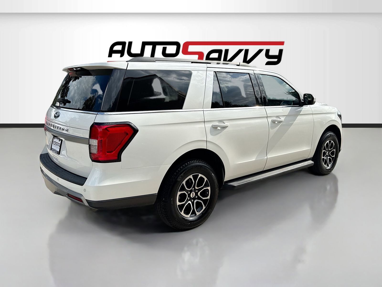 Used 2024 Ford Expedition XLT image 7