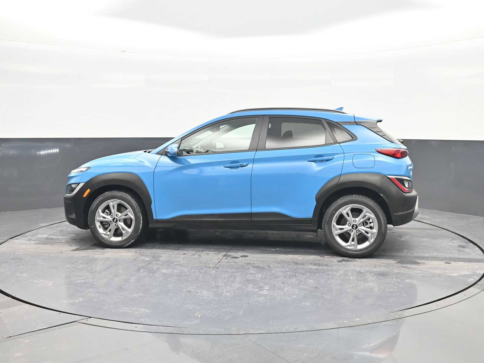Used 2023 Hyundai Kona SEL w/ Cargo Package image 5