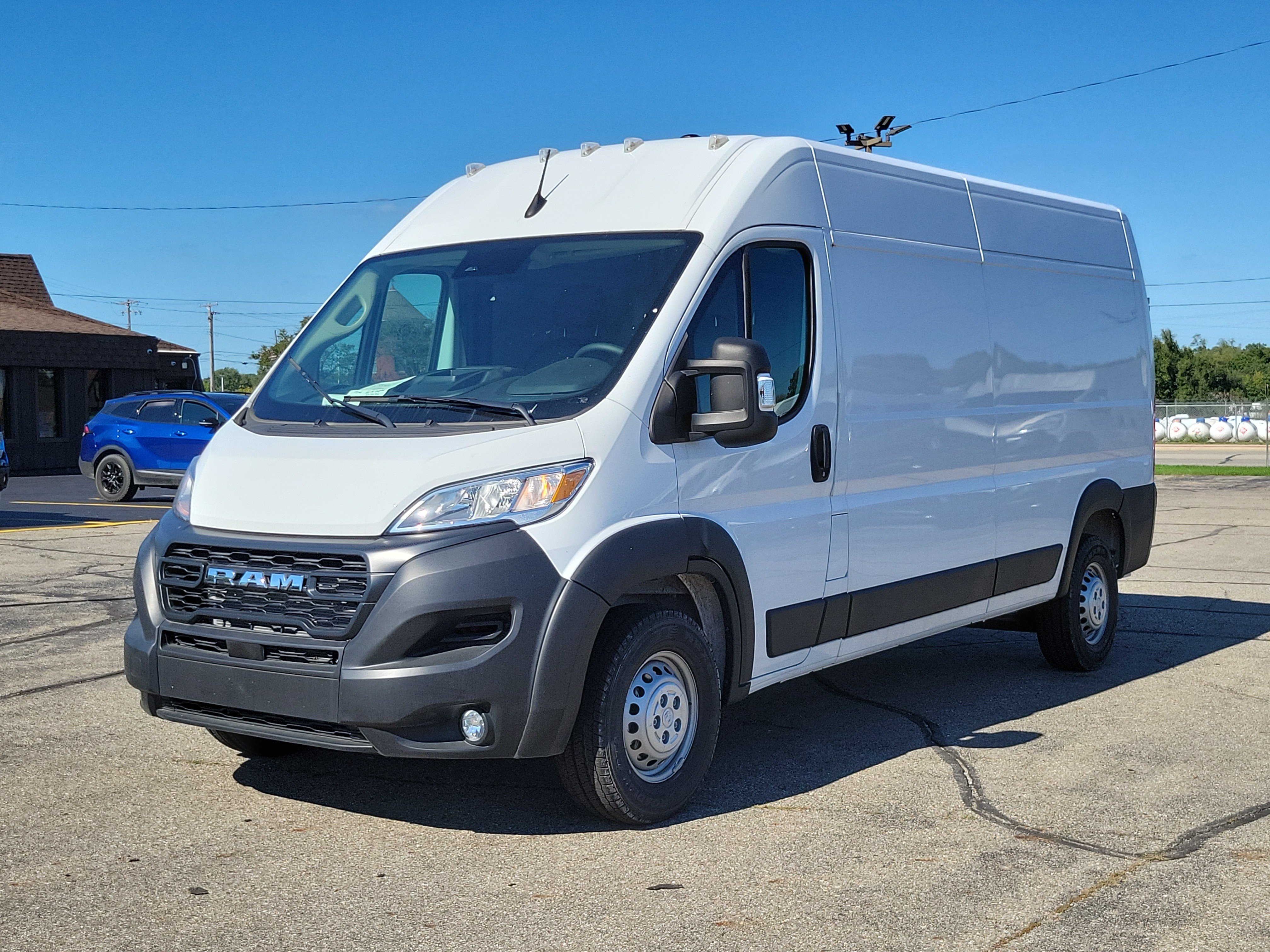 Used 2025 RAM ProMaster 2500 w/ Convenience Group FWD image 2