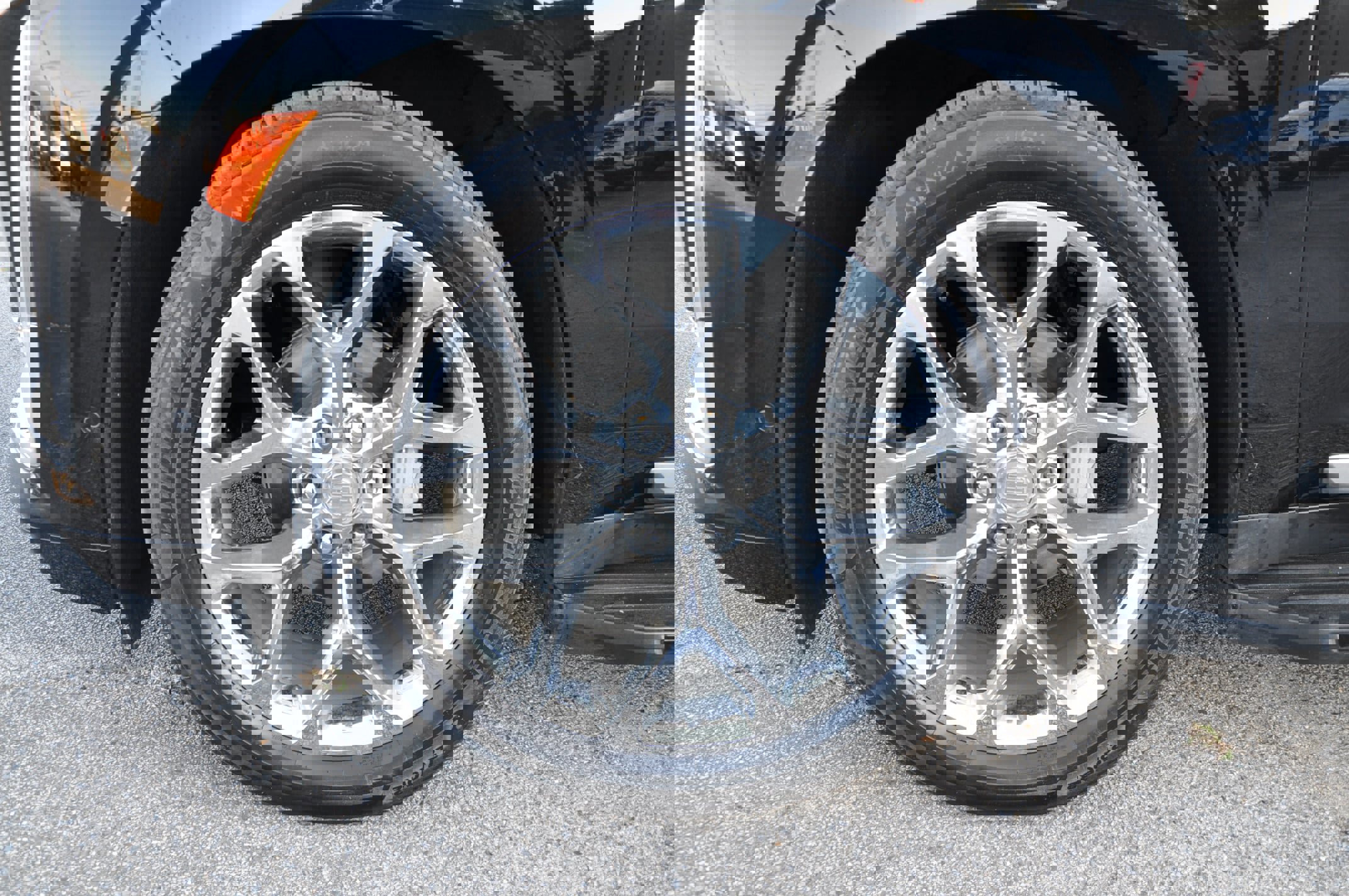 Used 2021 Cadillac Escalade Premium Luxury Platinum image 9