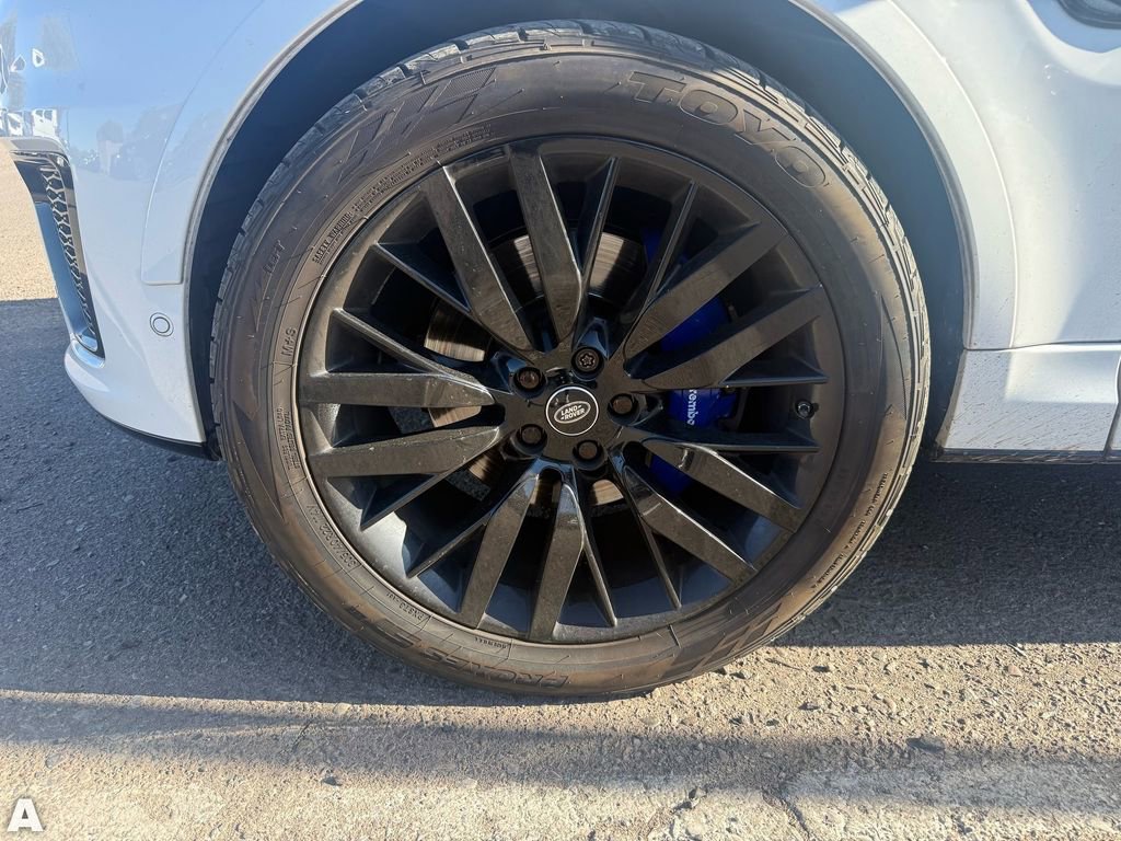Used 2017 Land Rover Range Rover Sport SVR image 6