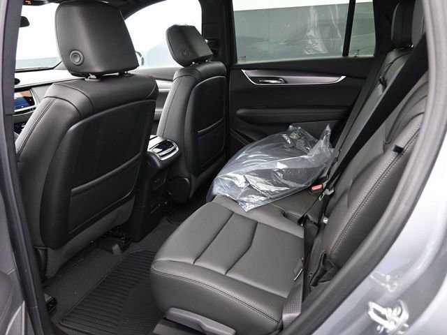 New 2025 Cadillac XT6 Luxury image 15