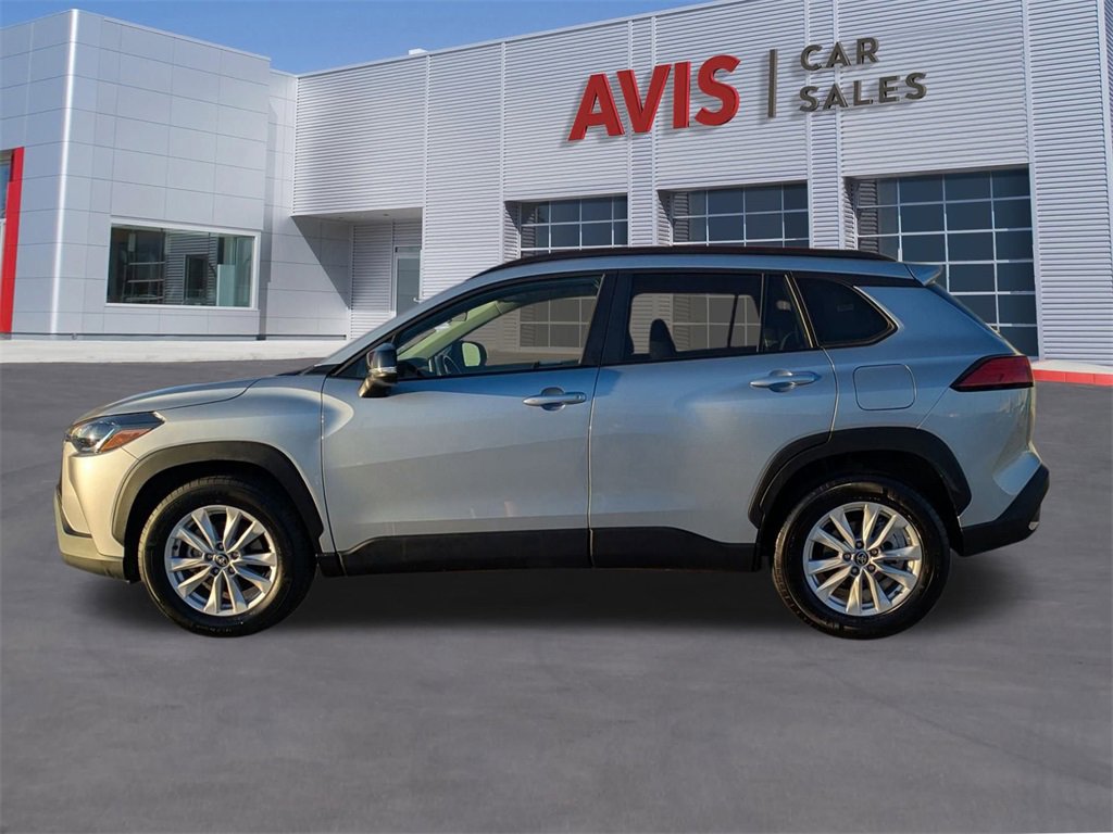Used 2025 Toyota Corolla Cross LE image 7
