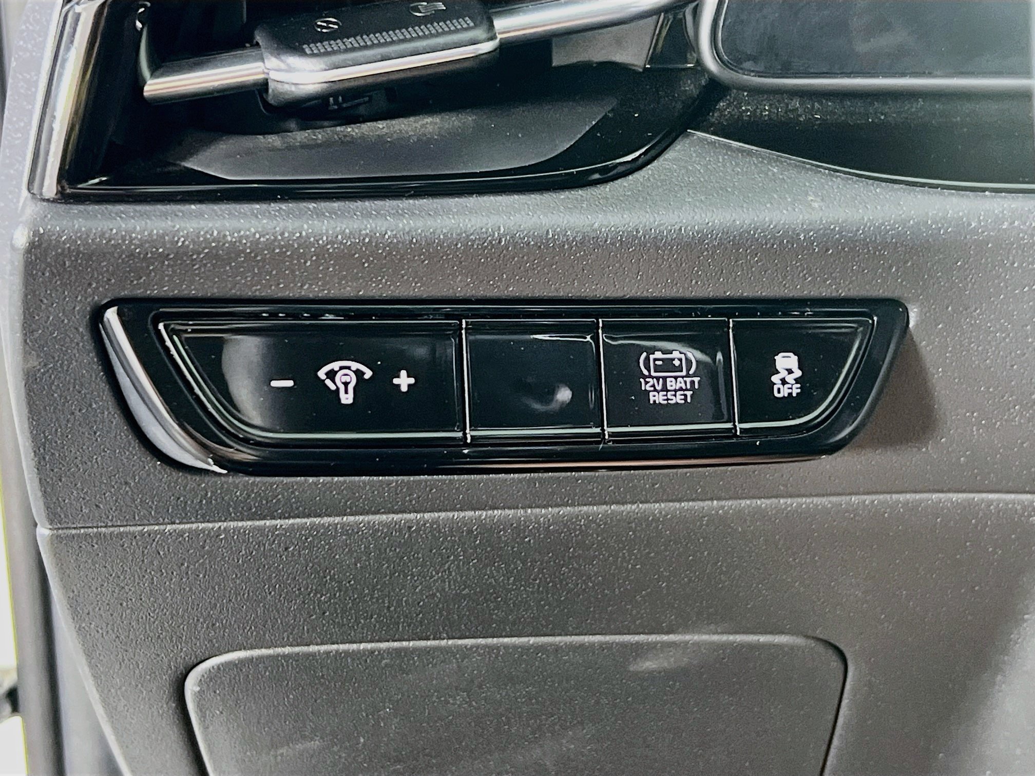 Used 2023 Kia Niro EX FWD image 10