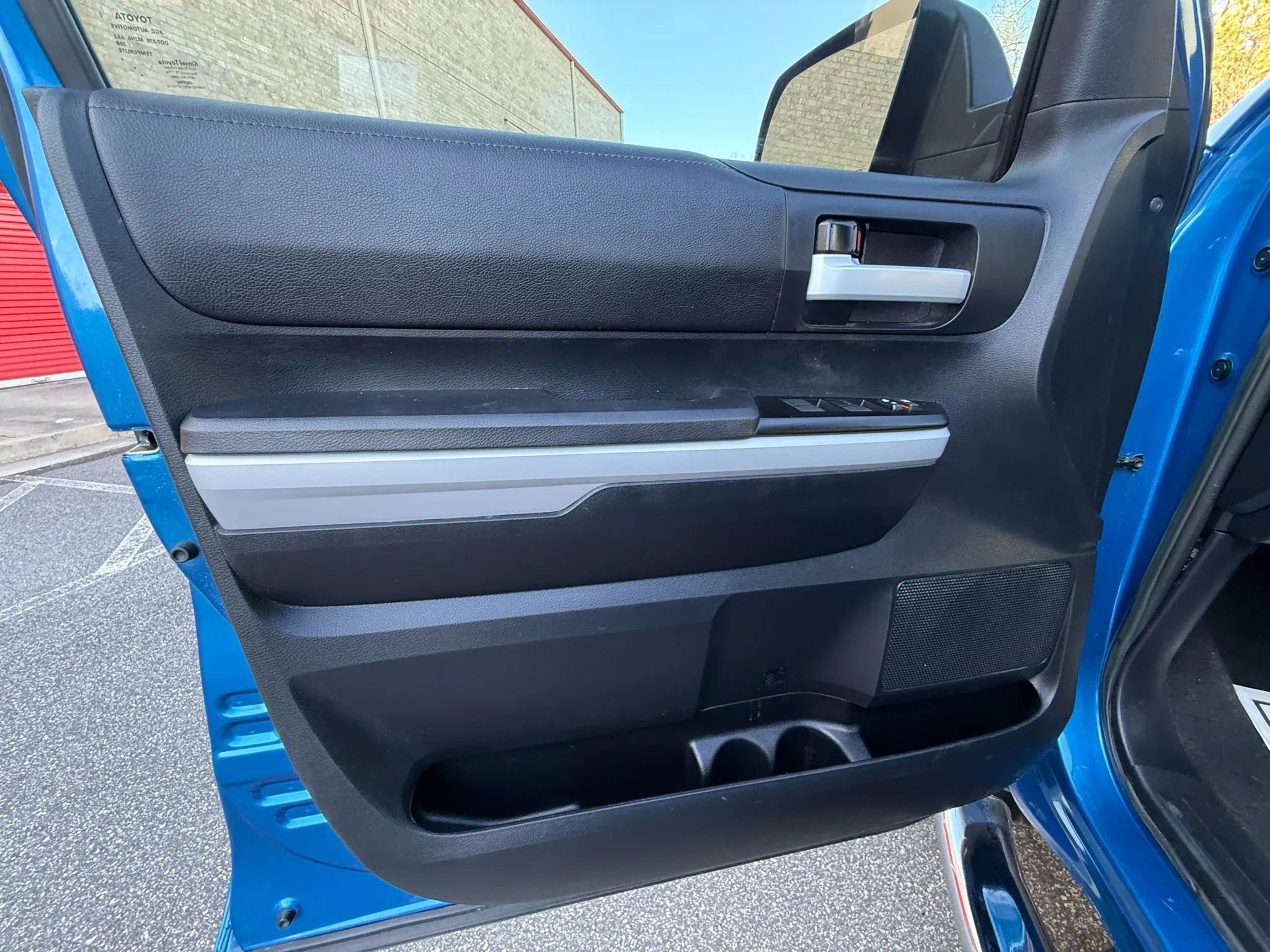 Used 2018 Toyota Tundra SR5 w/ SR5 Upgrade Package image 14