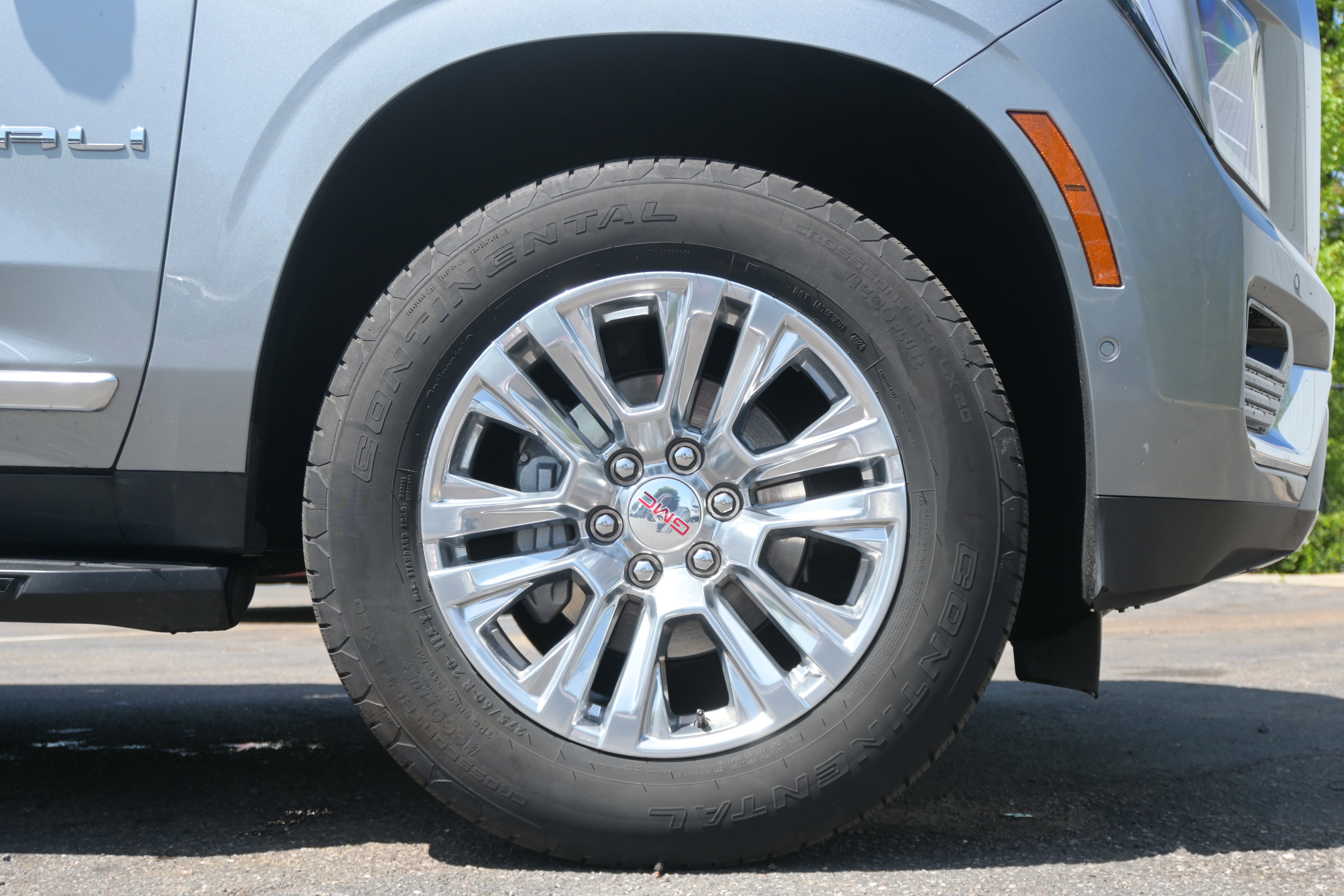 Used 2025 GMC Yukon Denali image 13