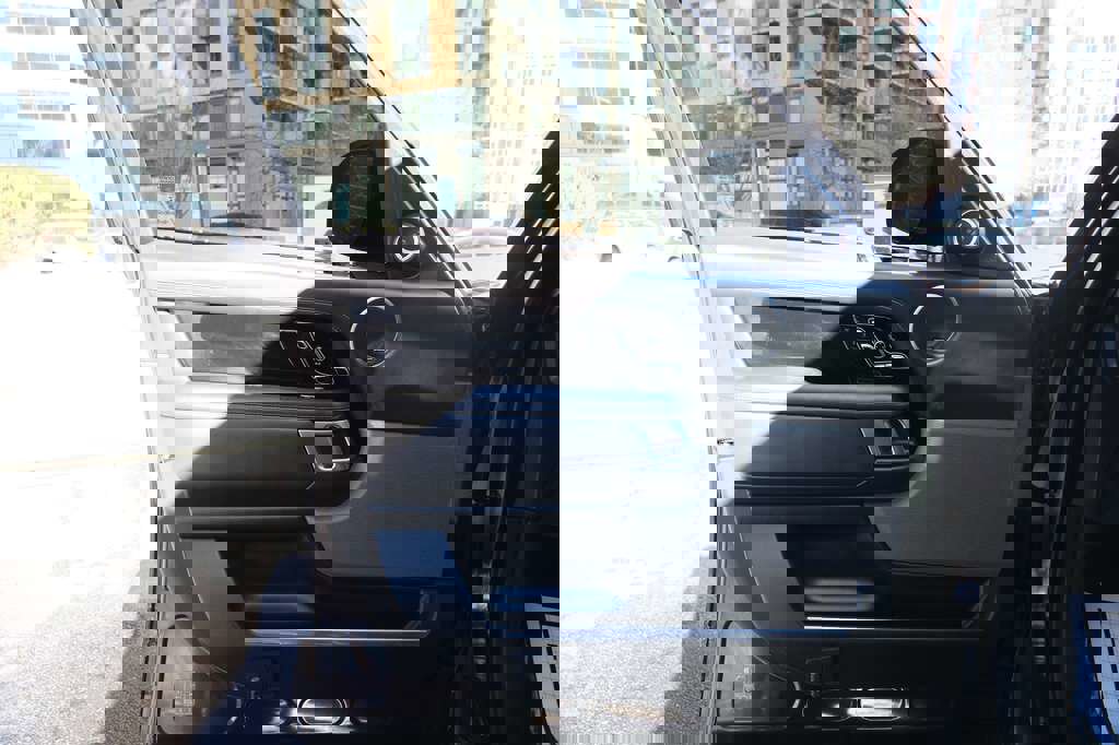 Used 2019 Land Rover Range Rover Autobiography image 20