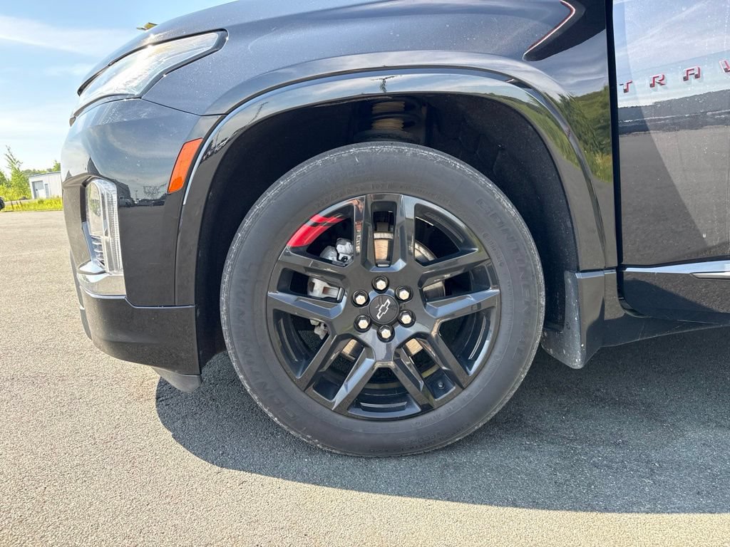Used 2022 Chevrolet Traverse Premier w/ Redline Edition AWD/4WD image 24