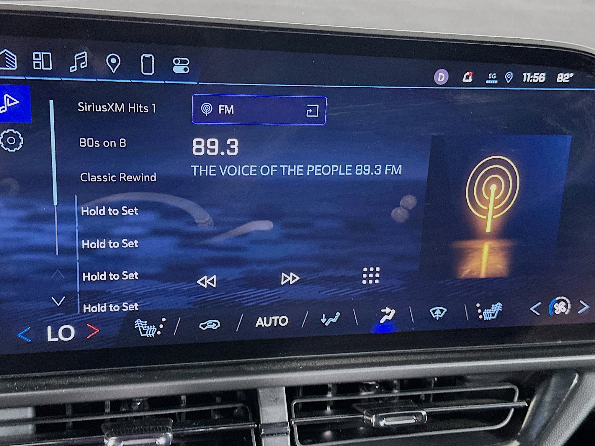 Used 2025 Chevrolet Equinox EV RS FWD image 19