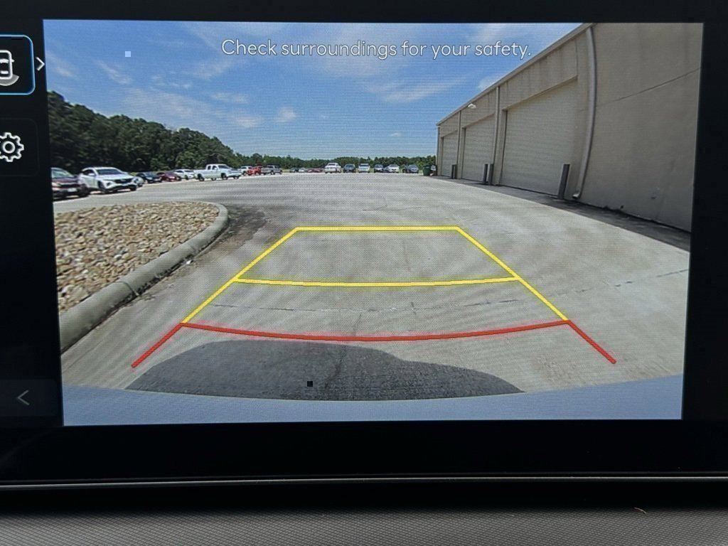 Used 2025 Hyundai Santa Fe SEL image 3