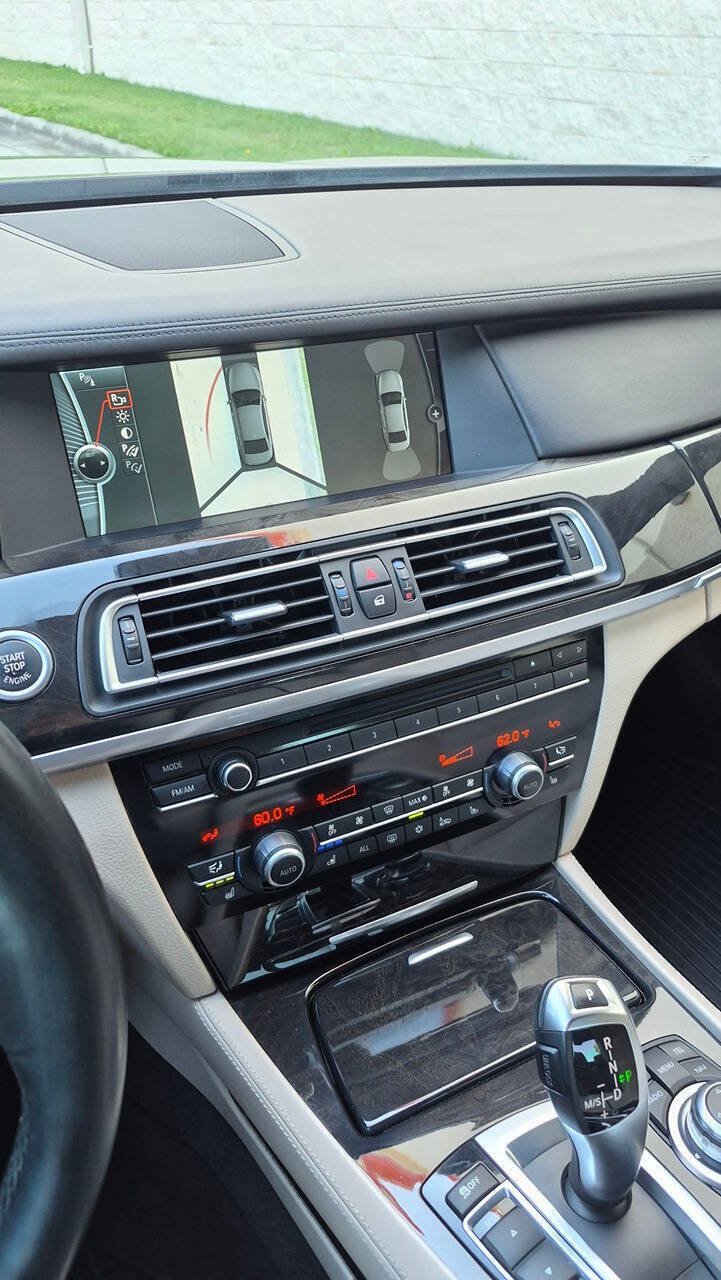 Used 2011 BMW 750Li xDrive AWD/4WD image 38