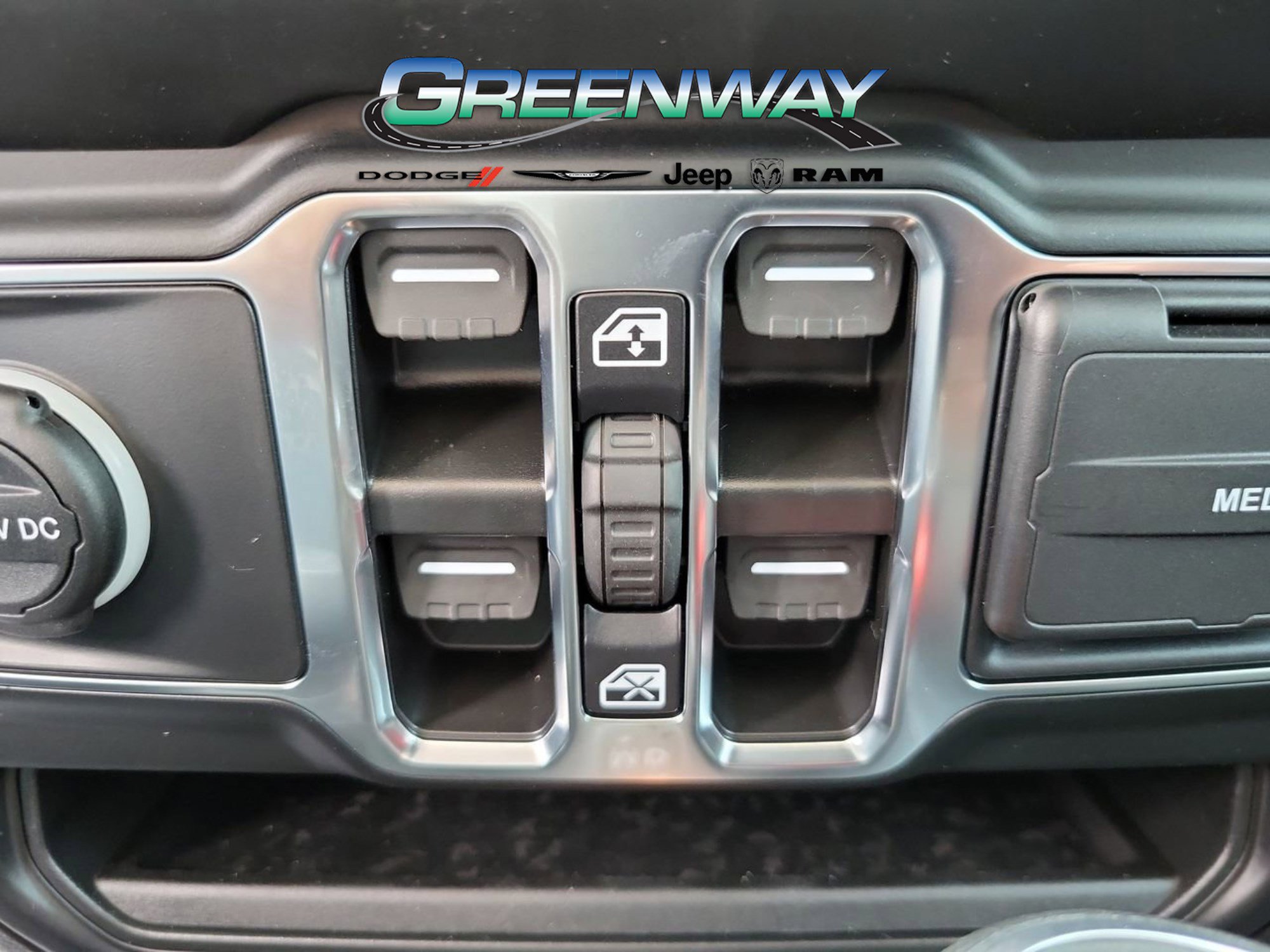 Used 2023 Jeep Gladiator Mojave AWD/4WD image 13