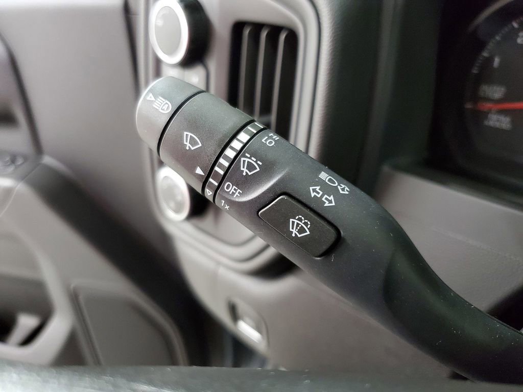 Used 2024 Chevrolet Silverado 1500 Custom image 32