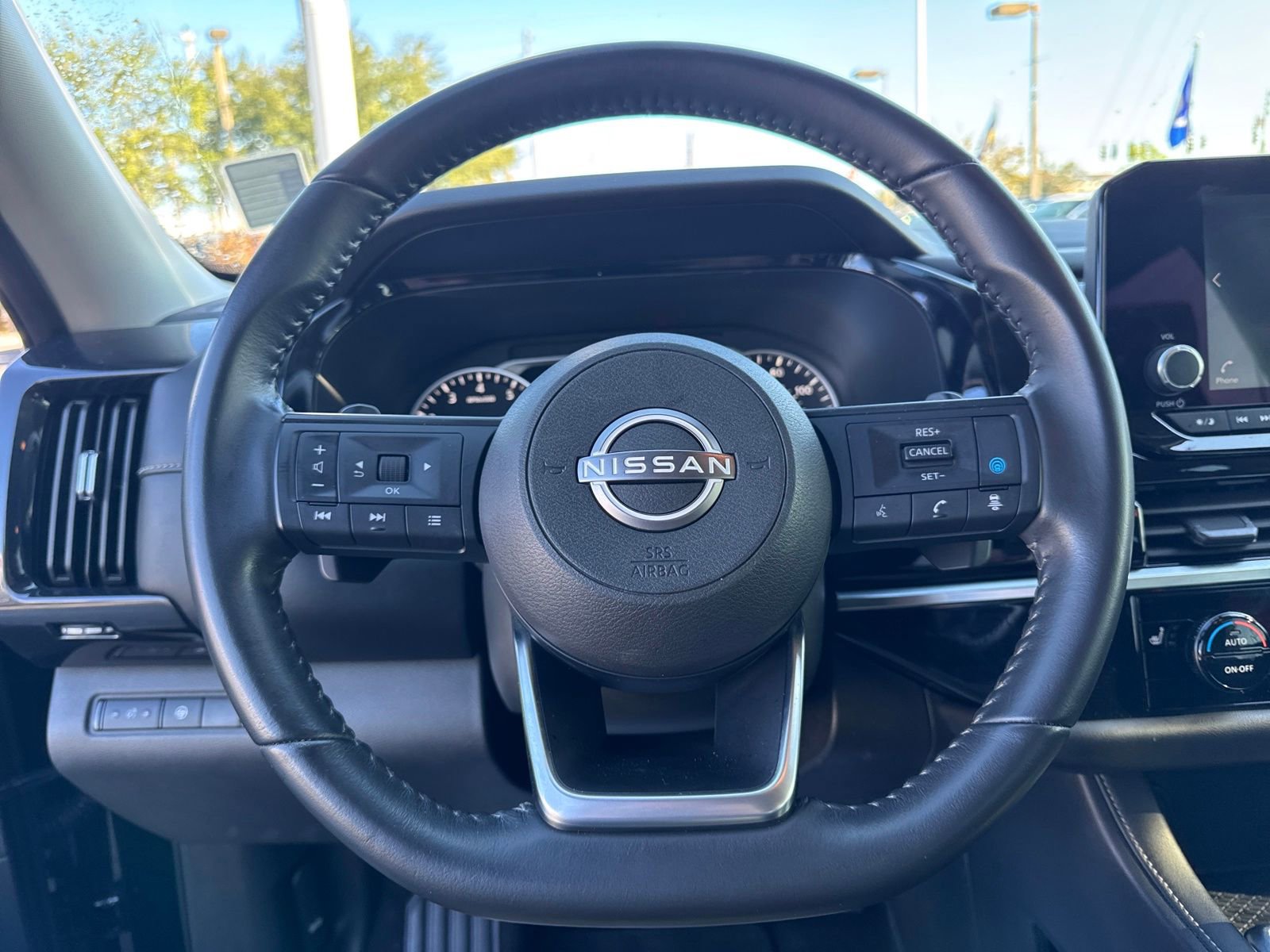 Certified 2024 Nissan Pathfinder SV image 13