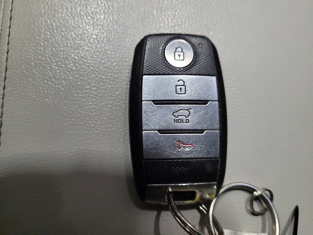 Used 2017 Kia Sorento SX FWD image 32