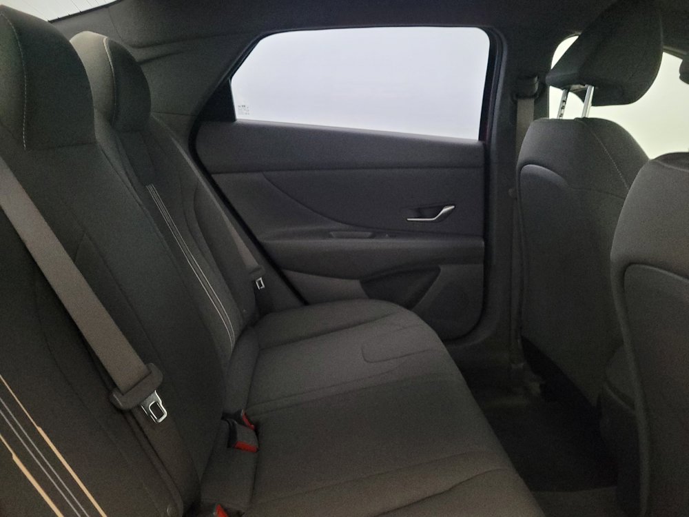 Used 2023 Hyundai Elantra SEL w/ Convenience Package FWD image 19