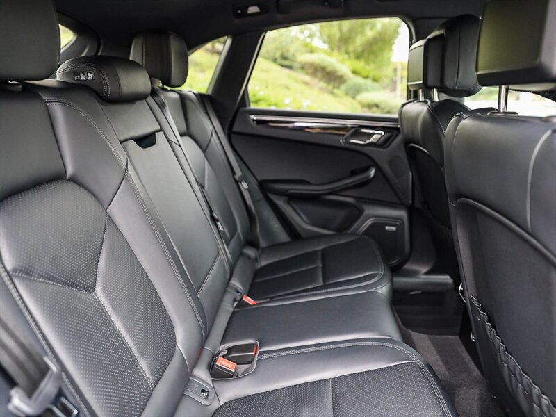 Used 2021 Porsche Macan S AWD/4WD image 22
