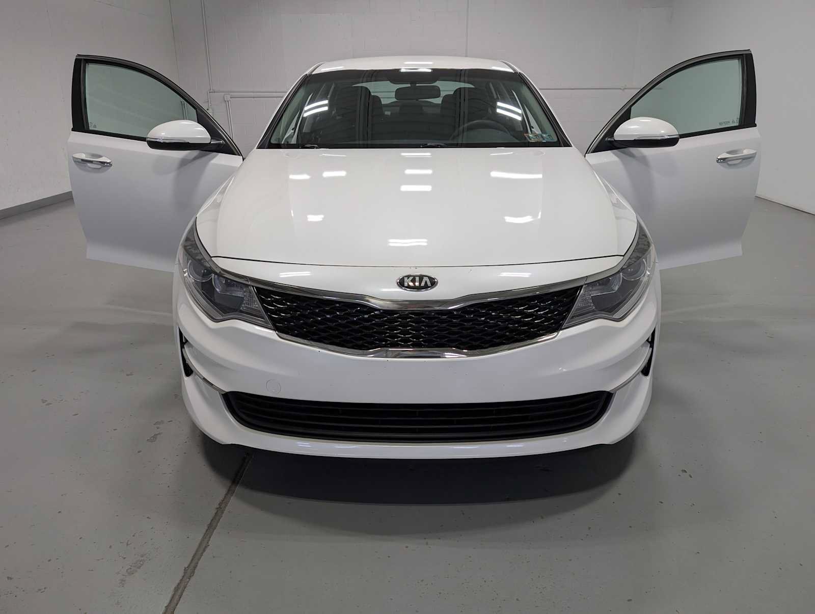 Used 2016 Kia Optima LX FWD image 14
