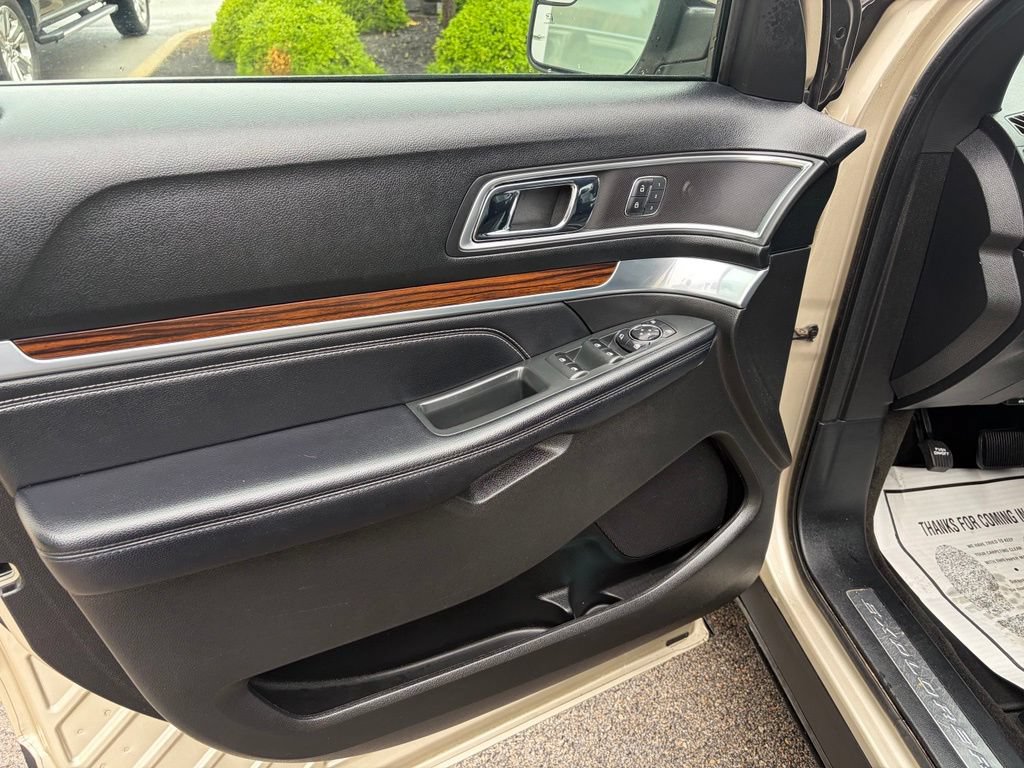 Used 2017 Ford Explorer Limited FWD image 7