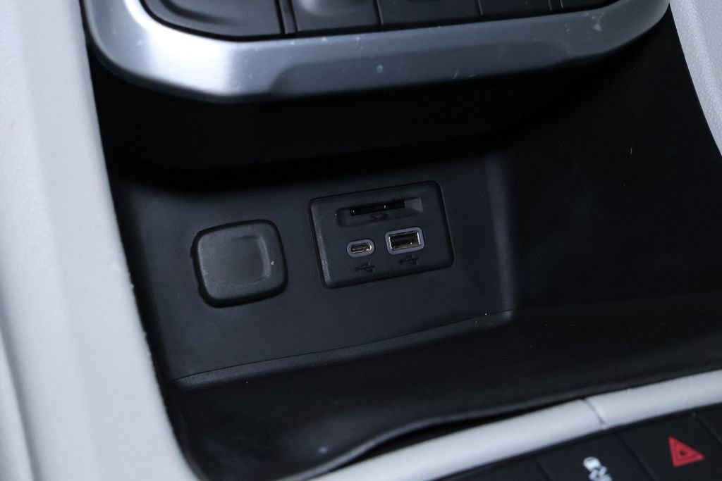 Used 2021 GMC Acadia SLT w/ LPO, Floor Liner Package image 32