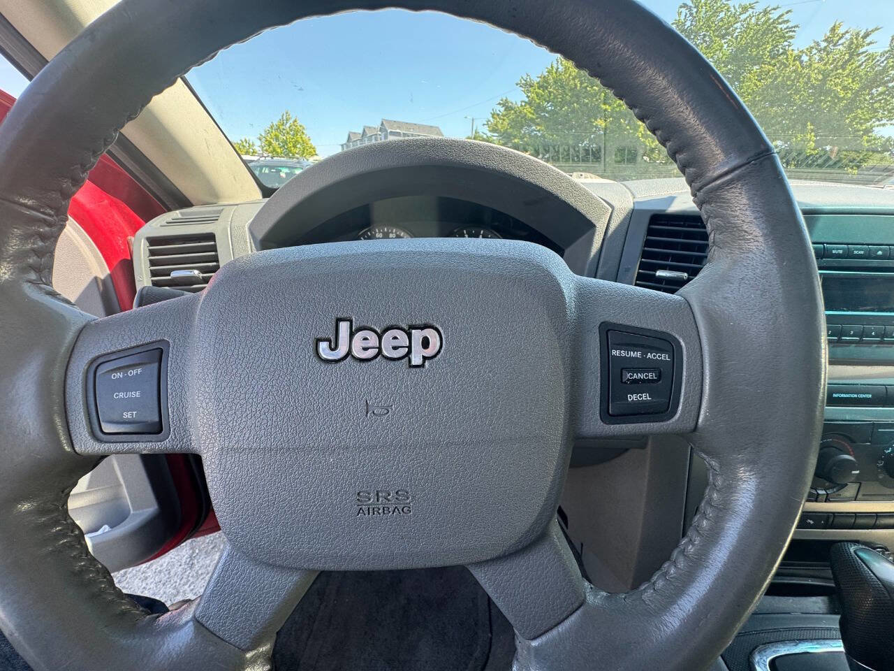 Used 2005 Jeep Grand Cherokee Laredo image 32