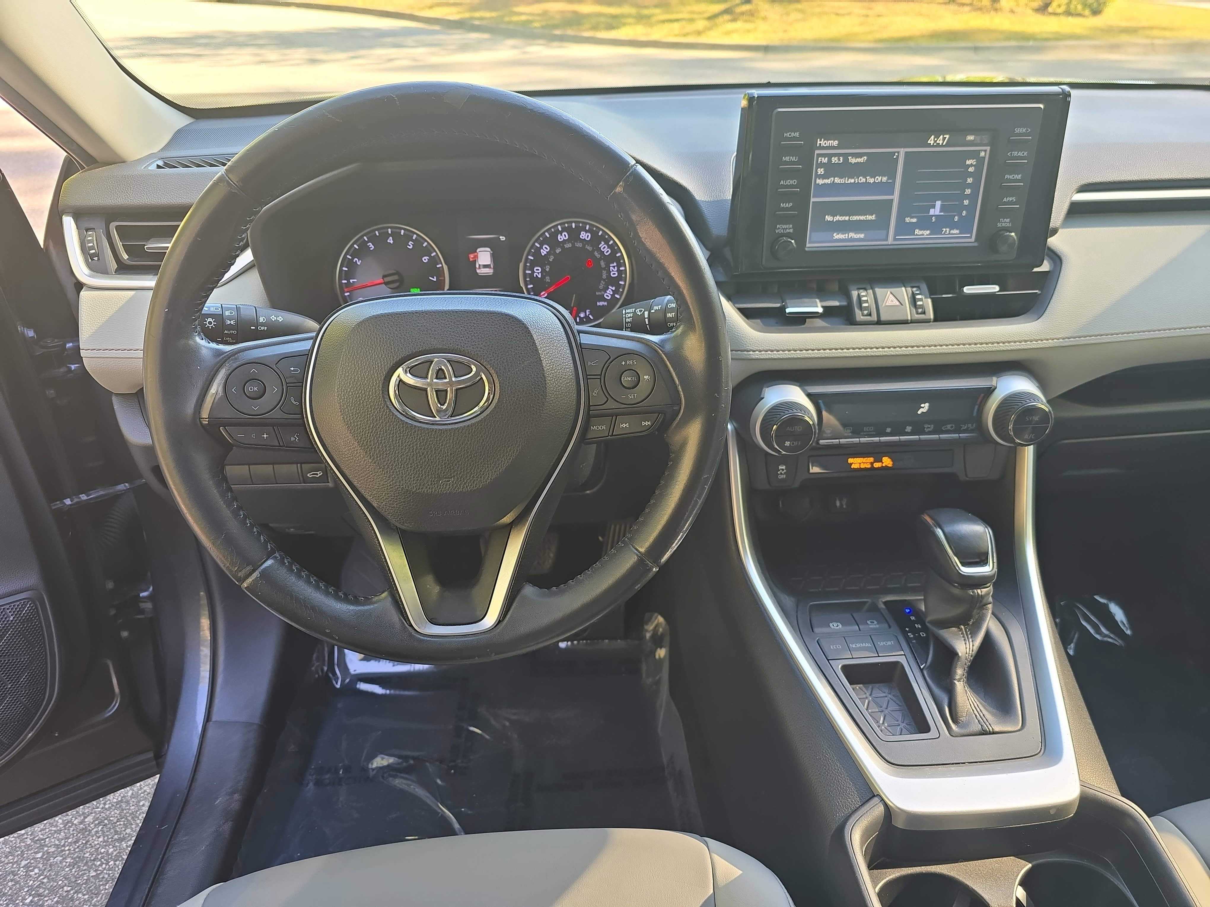 Used 2019 Toyota RAV4 XLE Premium image 15