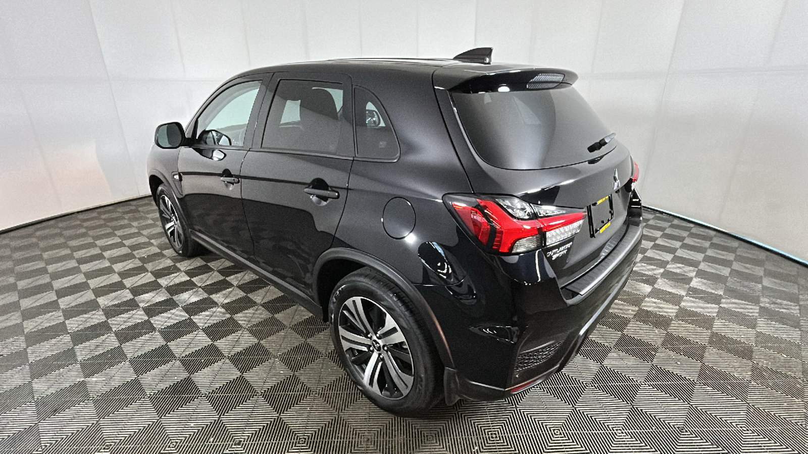 Used 2026 Mitsubishi Outlander Sport ES AWD/4WD image 4