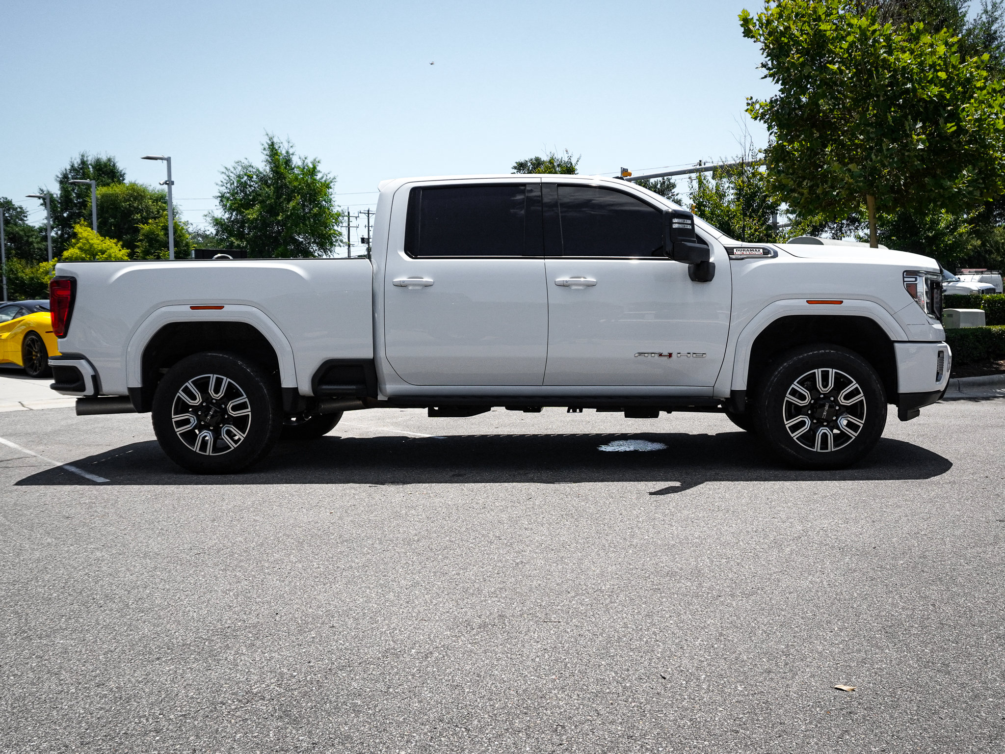 Used 2022 GMC Sierra 2500 AT4 w/ AT4 Premium Plus Package AWD/4WD image 11