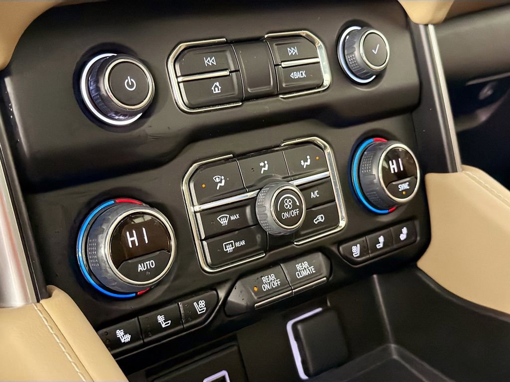 Used 2023 Chevrolet Suburban Premier w/ Premium Package image 16