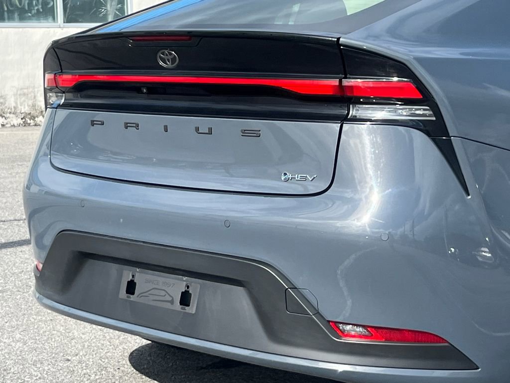 Used 2024 Toyota Prius LE image 6