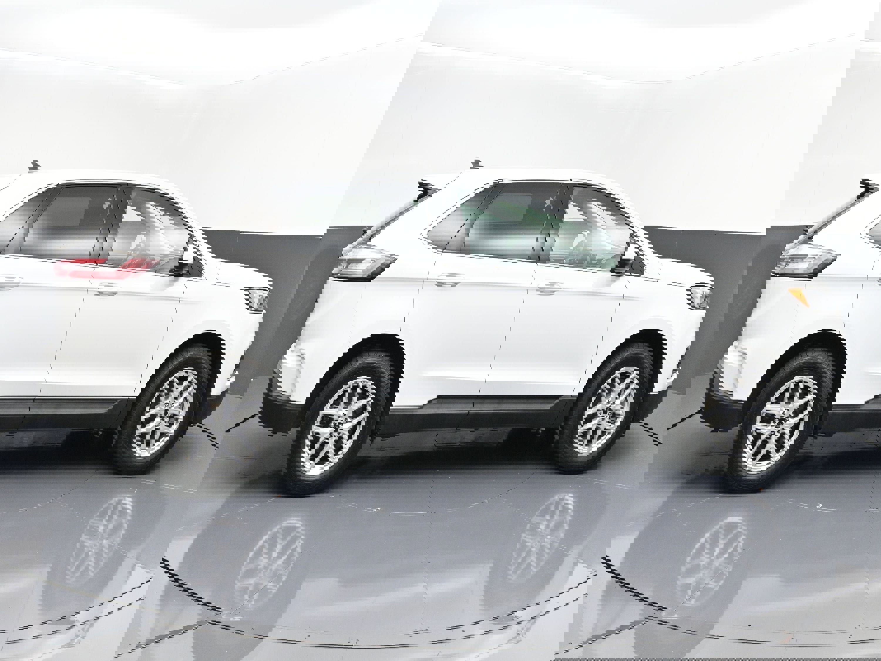 Used 2023 Ford Edge SEL image 56