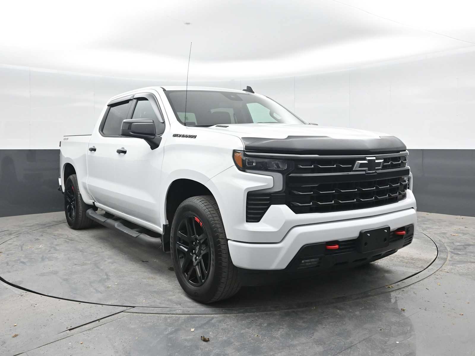 Used 2023 Chevrolet Silverado 1500 RST w/ Redline Edition AWD/4WD image 7