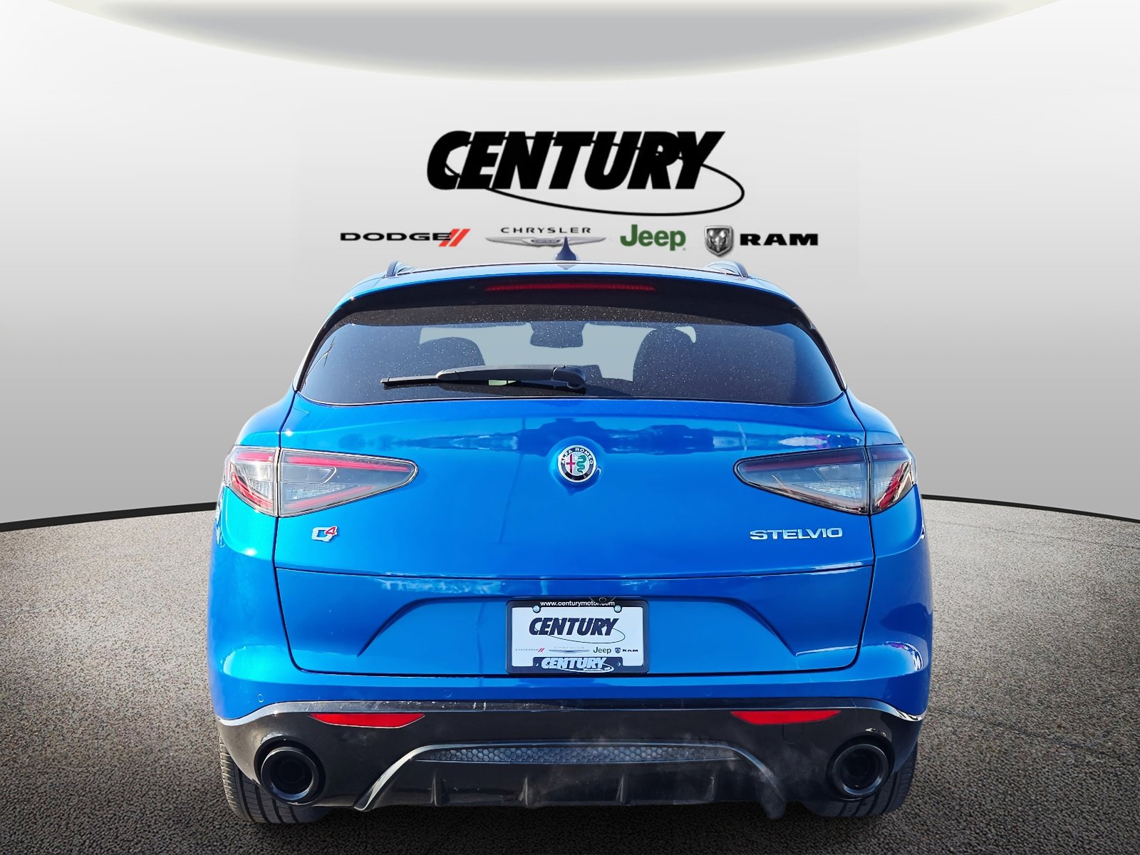 Used 2024 Alfa Romeo Stelvio Veloce image 5