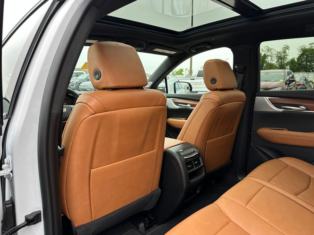 Certified 2023 Cadillac XT5 Premium Luxury w/ Technology Package AWD/4WD image 10