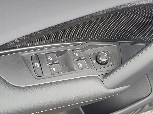 New 2026 Volkswagen Tiguan SE AWD/4WD image 17