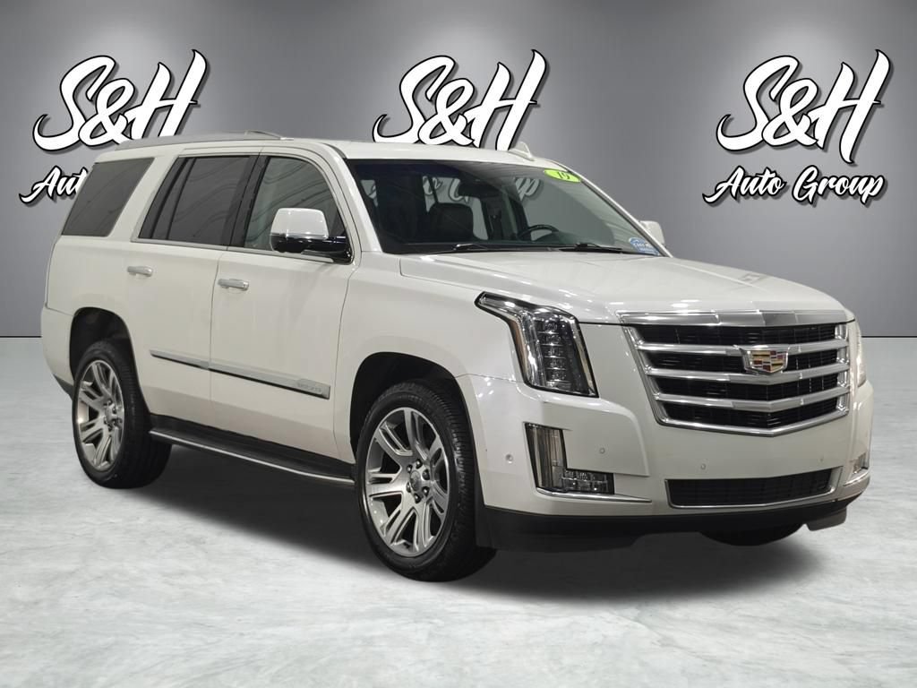 Used 2019 Cadillac Escalade Luxury AWD/4WD image 2