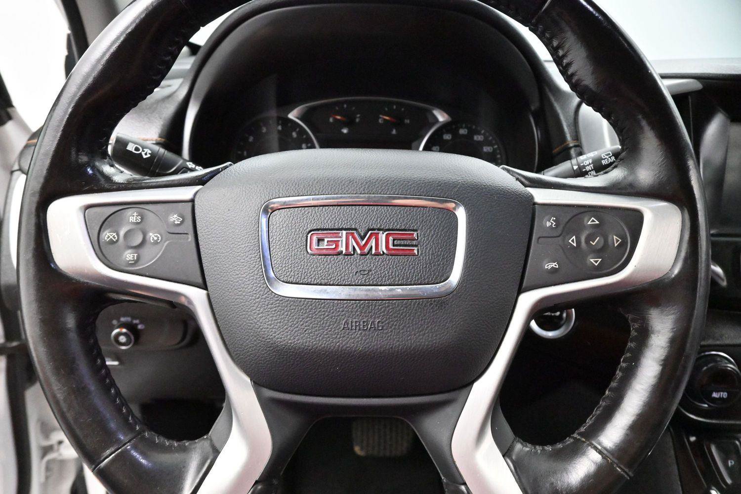 Used 2020 GMC Terrain SLE w/ Driver Convenience Package AWD/4WD image 17