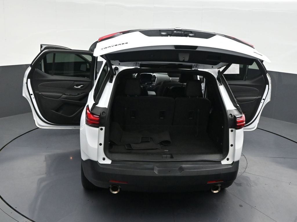 Used 2023 Chevrolet Traverse RS image 36