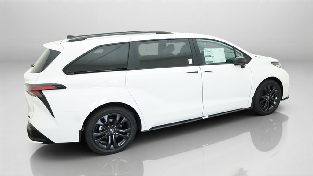 New 2026 Toyota Sienna XSE FWD image 36