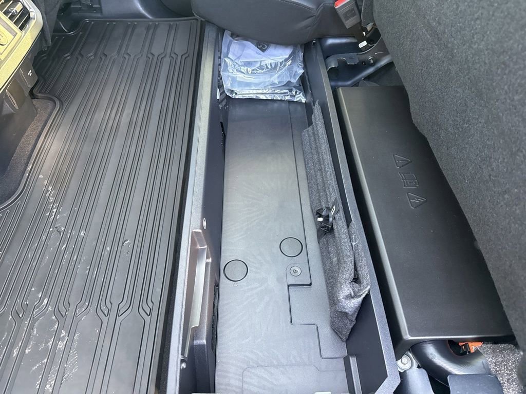 Certified 2024 Ford F350 Platinum image 65