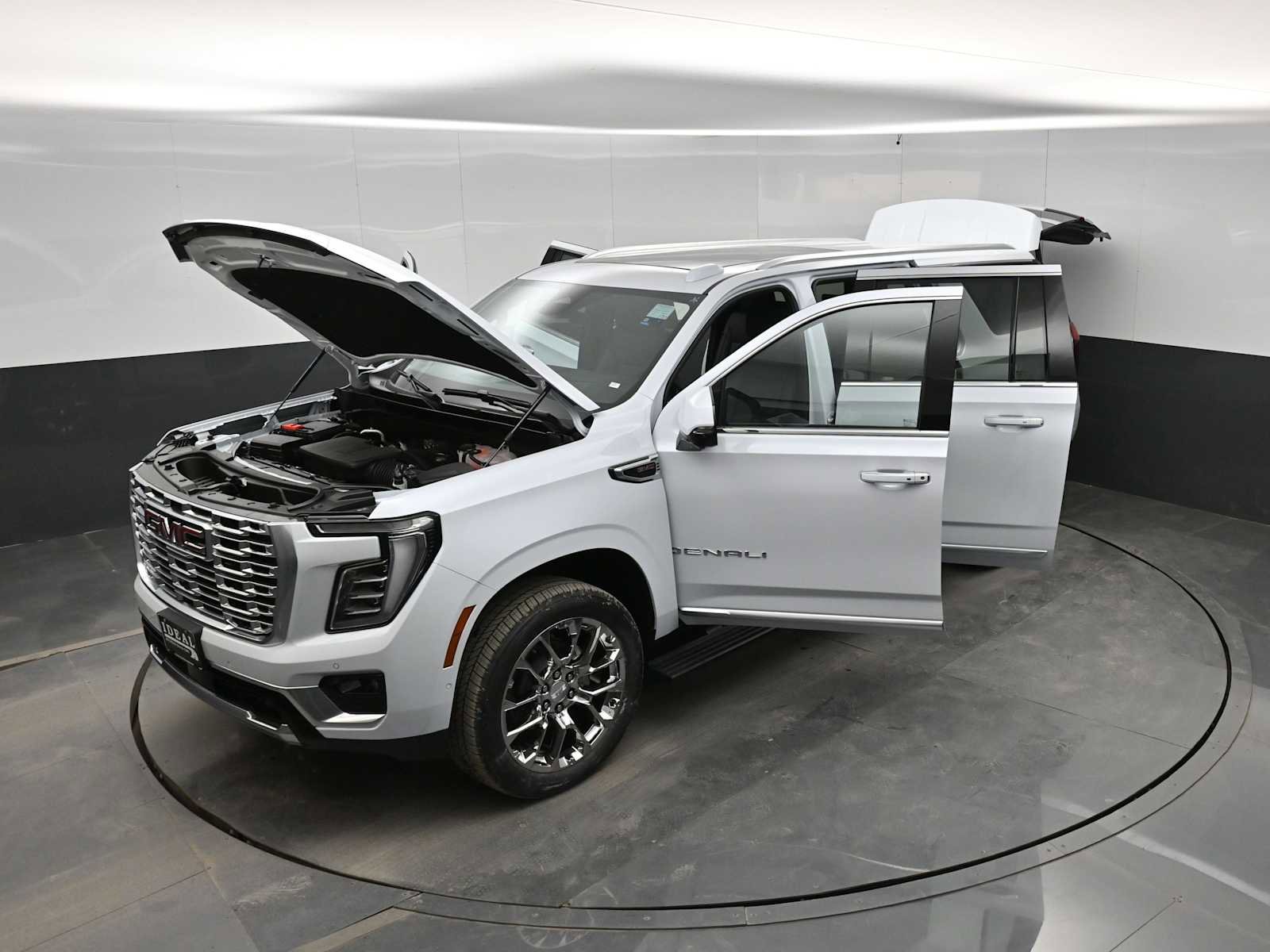 New 2026 GMC Yukon XL Denali w/ Denali Reserve Package image 39